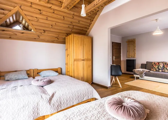 Golasowka בית אירוח מוז'ינה